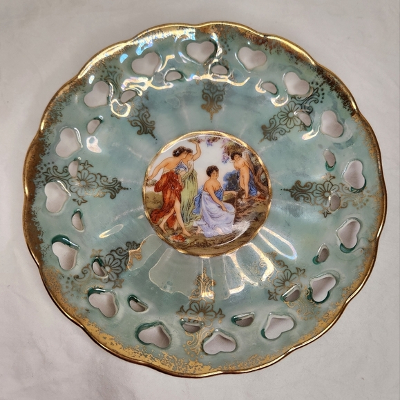 Mismatched L'amour Maidens saucer - Picture 1 of 6